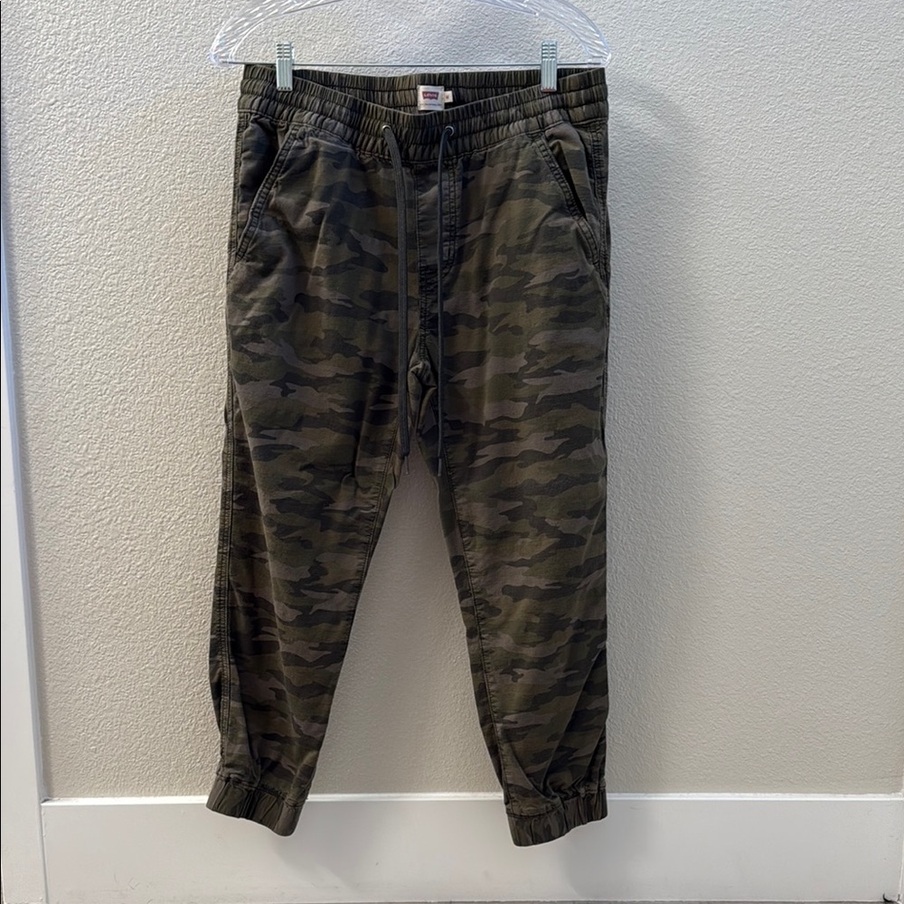 CLEAR OUT!! Levi's Camouflage Joggers